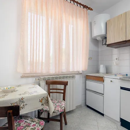 Ana Apartment *